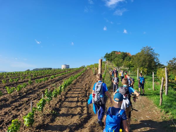 Prvi izlet planinskega krožka po poti miru v Oslavje